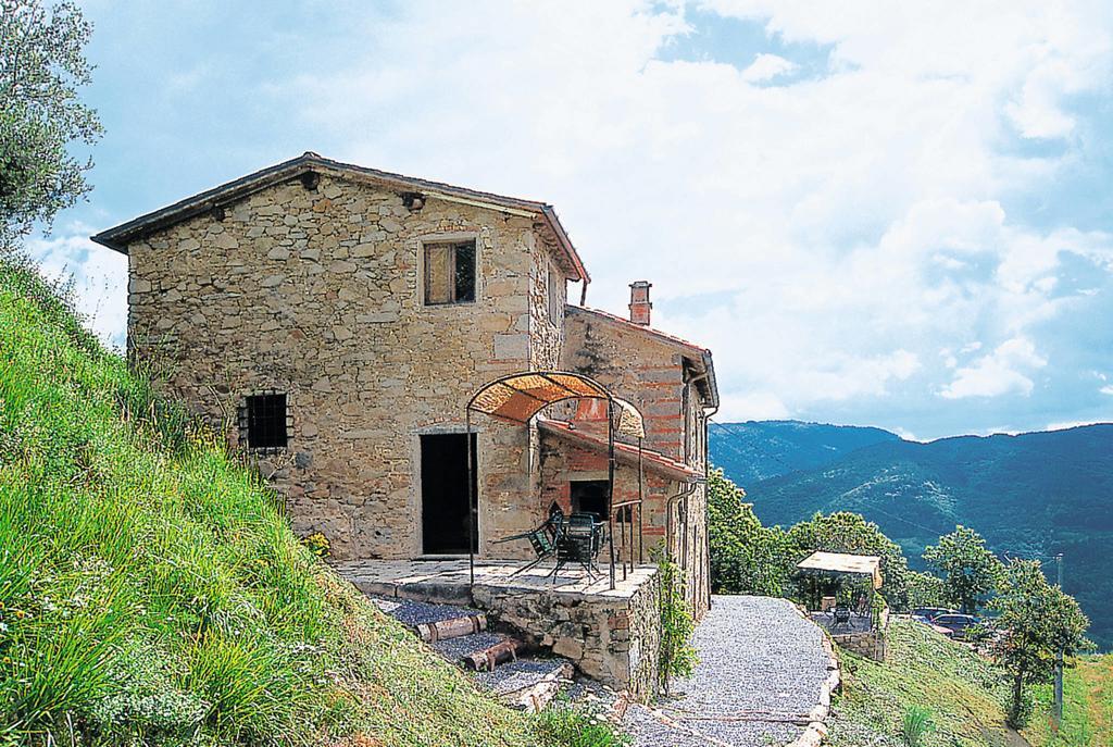 Fattoria Di Pietrabuona Apartment Pescia Luaran gambar